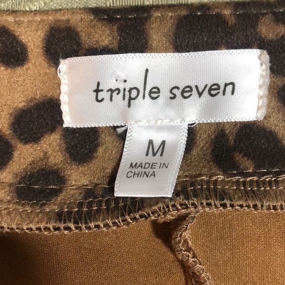 Triple Seven Long Sleeve Leopard Printed Size M. - Picture 13 of 15